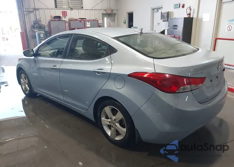 2013 Hyundai Elantra Gls z USA, uszkodzony, nr VIN KMHDH4AE8DU491276